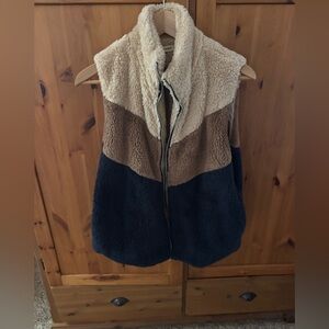 Women's Colorblock Sherpa Vest